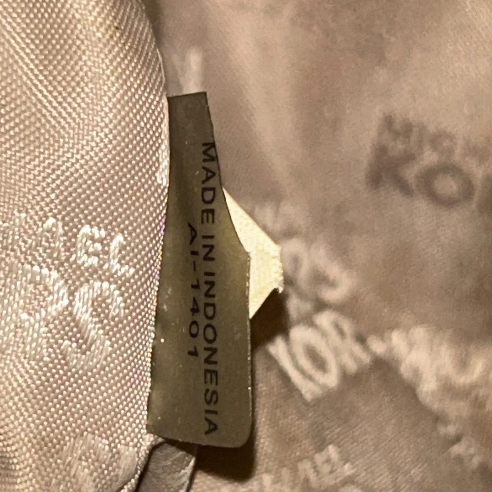 Pre loved Michael Kors pebbled leather satchel